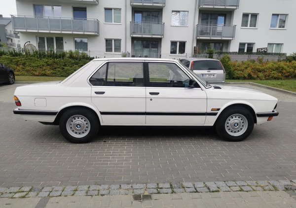 BMW Seria 5 cena 52900 przebieg: 128447, rok produkcji 1983 z Gdynia małe 742